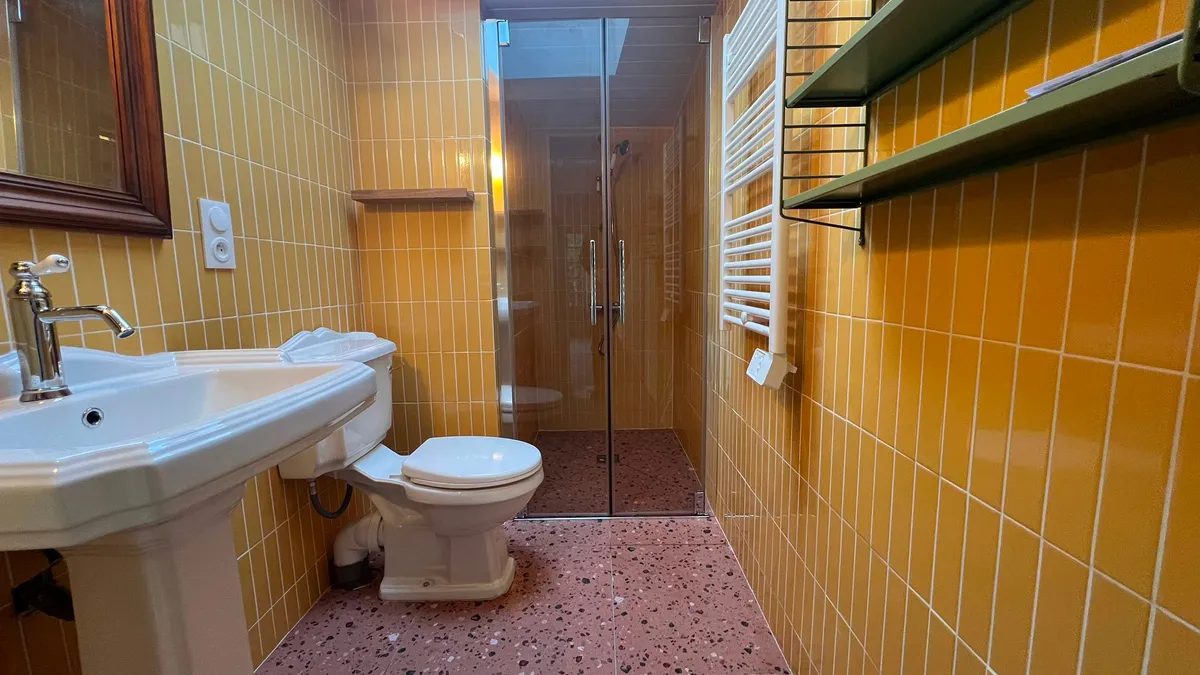 Salle de bain vintage après